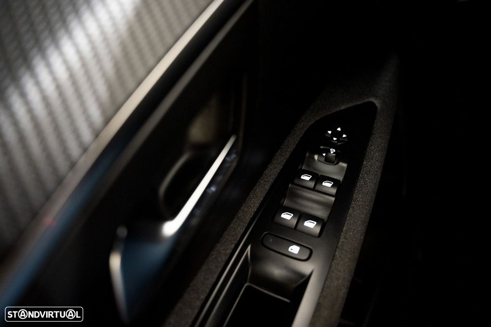 Peugeot 5008 1.2 PureTech Allure EAT8 - 13