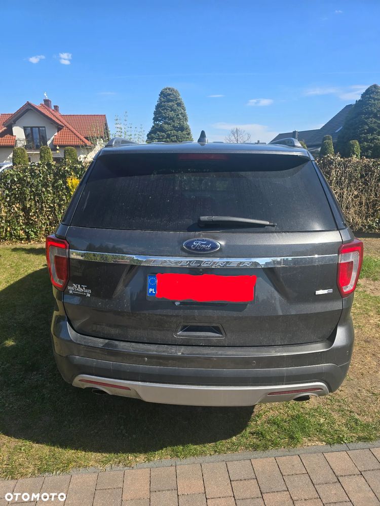 Ford Explorer - 3