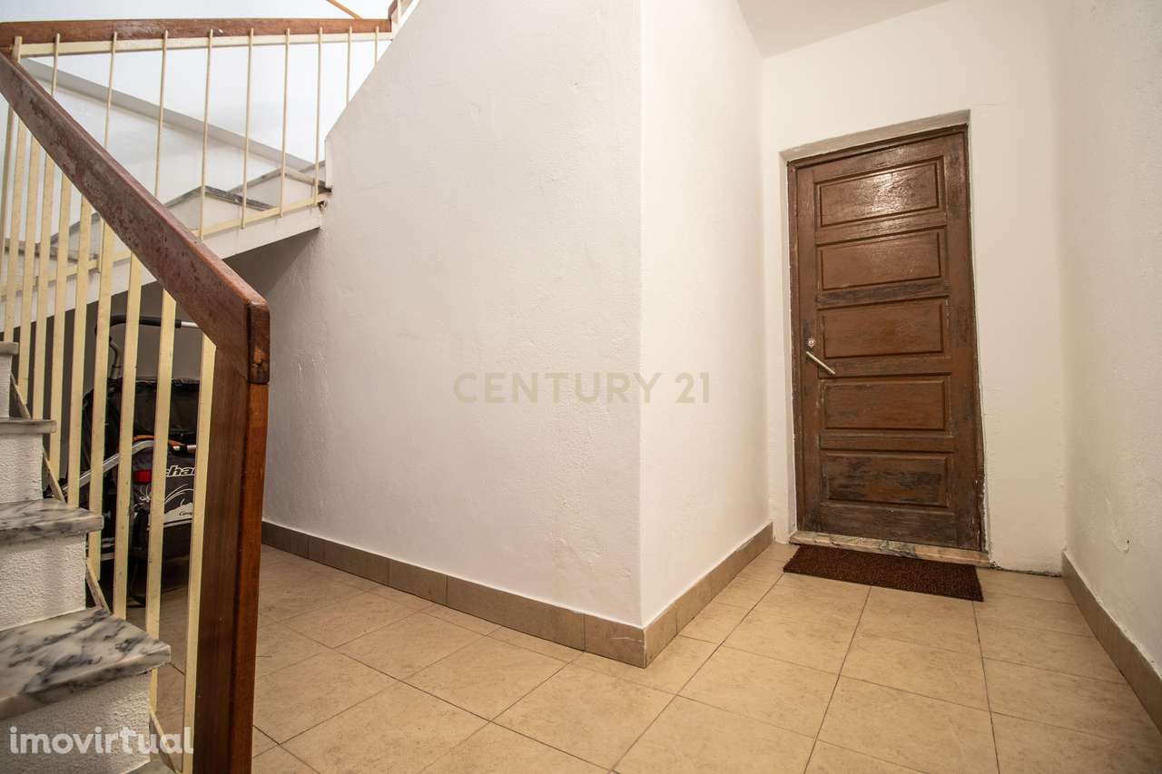 Garagem com 98,5 m² em Buarcos – Espaço Independente e Privativo - Grande imagem: 4/29