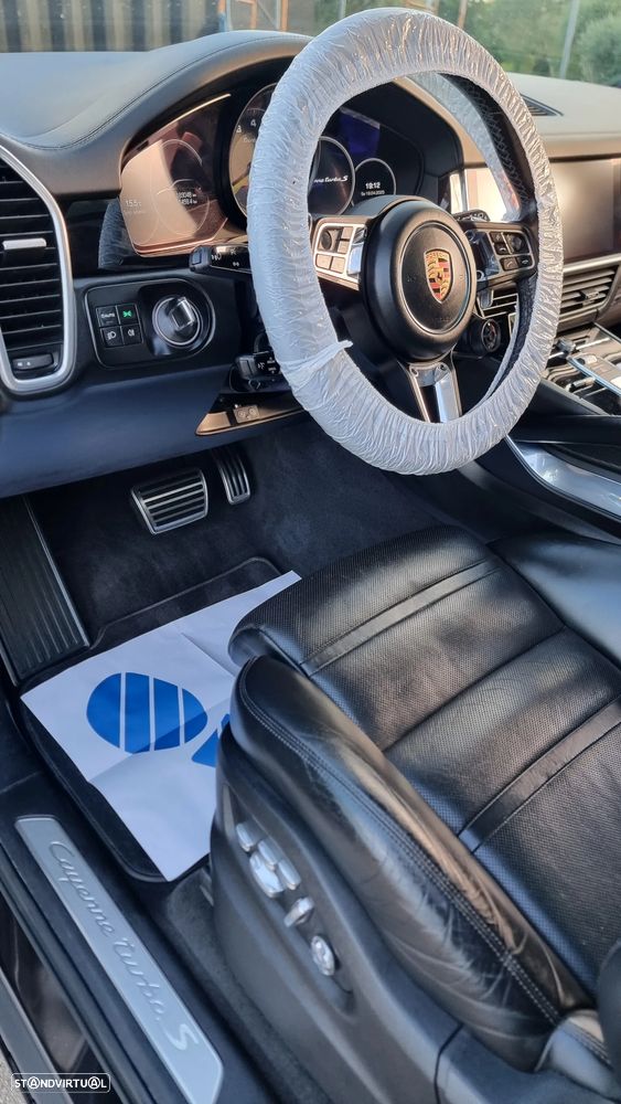 Porsche Cayenne Turbo S E-Hybrid - 11