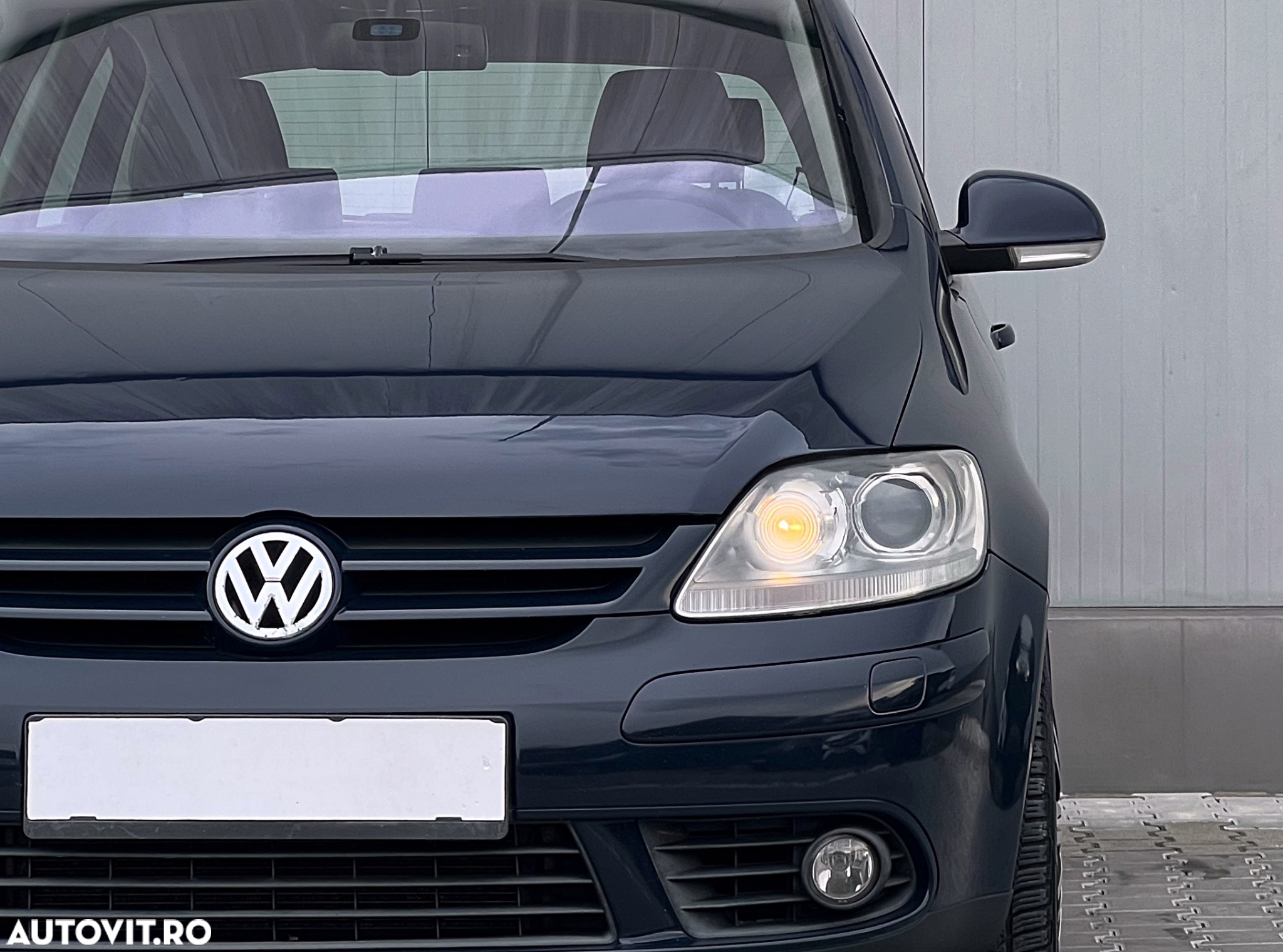 Volkswagen Golf Plus 2.0 TDI Comfortline DPF DSG - 25