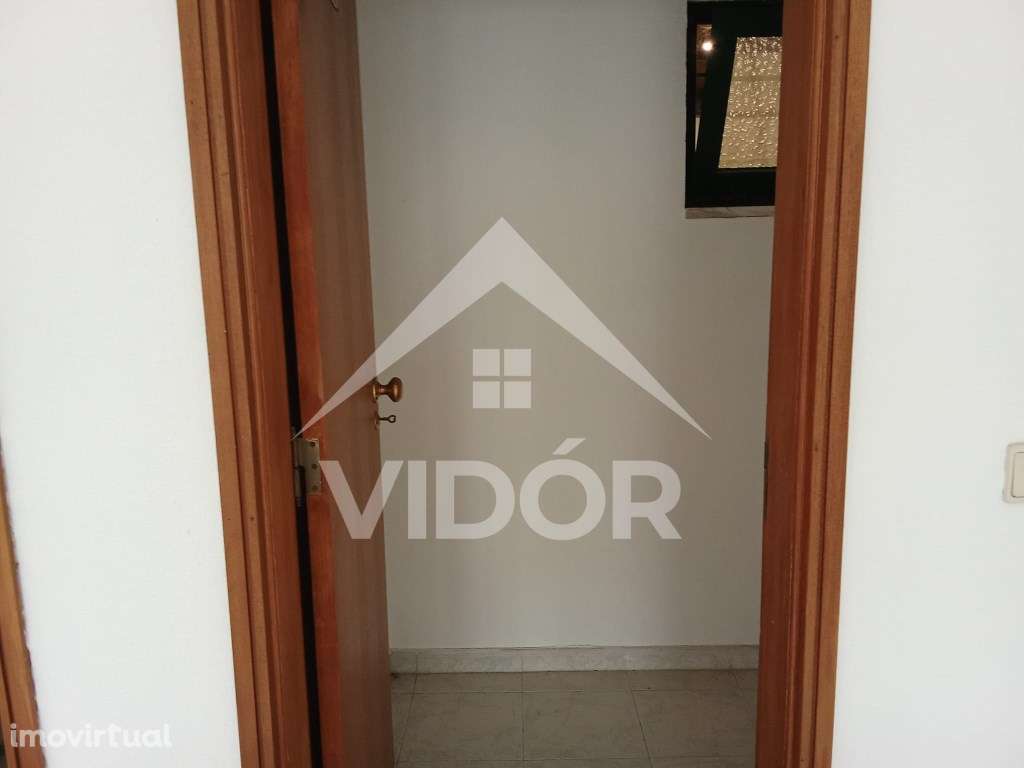 Loja com 31m2 no Mercado Municipal da Baixa da Banheira - Grande imagem: 4/6