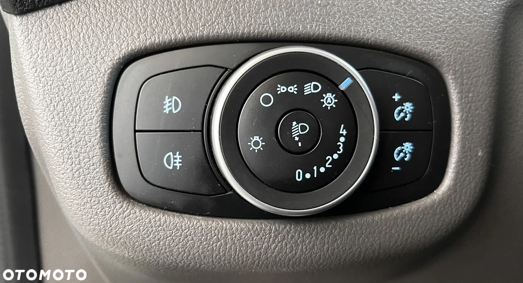 Ford Transit Connect - 16