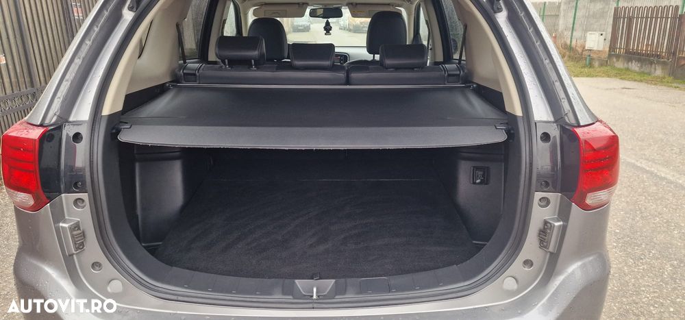 Mitsubishi Outlander 2.4 4WD Diamant+ - 24