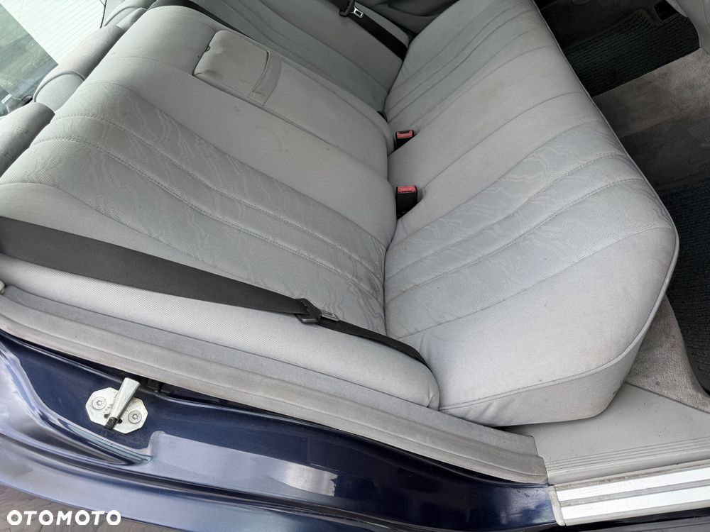 Mercedes-Benz Klasa E 200 CDI Classic - 19