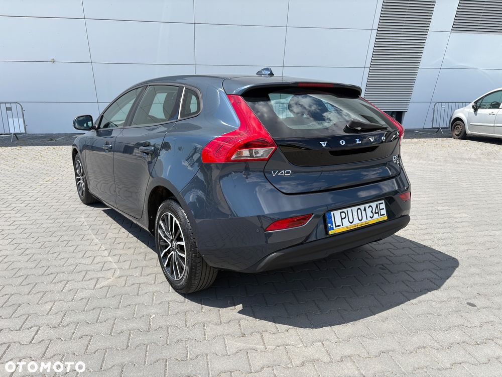 Volvo V40 D2 Momentum - 8