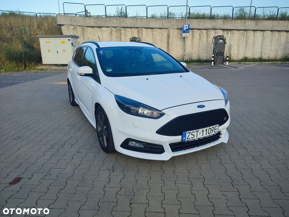 Ford Focus - 1