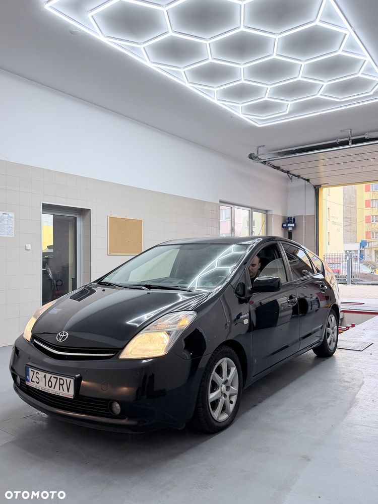 Toyota Prius 1.5 VVT-i Prestige - 1