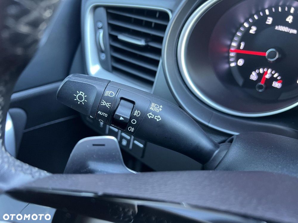Kia Ceed - 13