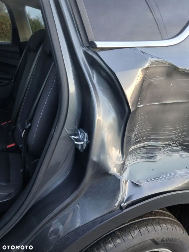 Ford Kuga 2.0 TDCi 4x4 Titanium - 11