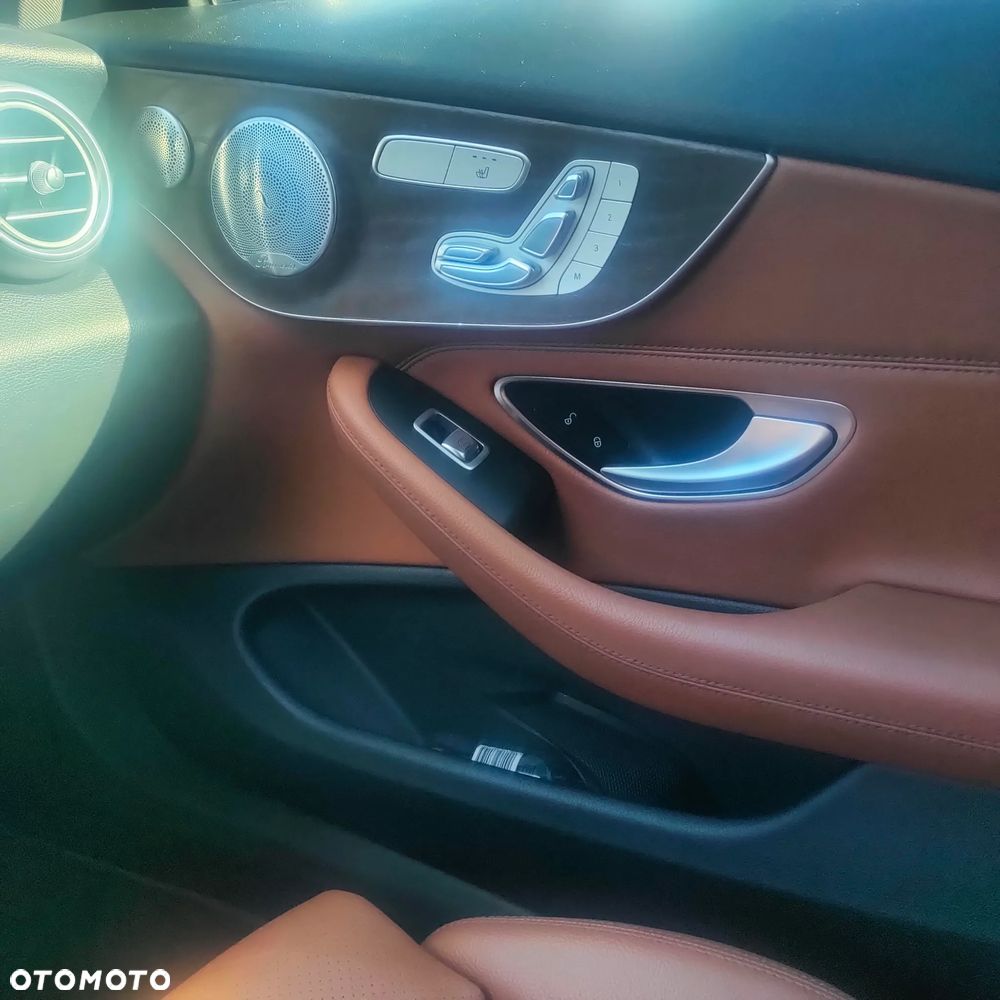 Mercedes-Benz Klasa C 300 7G-TRONIC AMG Line - 13