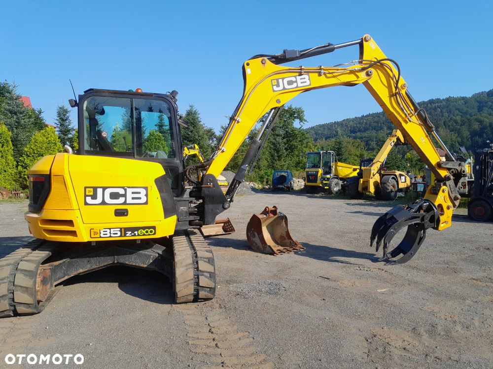 JCB 85Z-1, szybkozłacze i 3 łyżki - 11