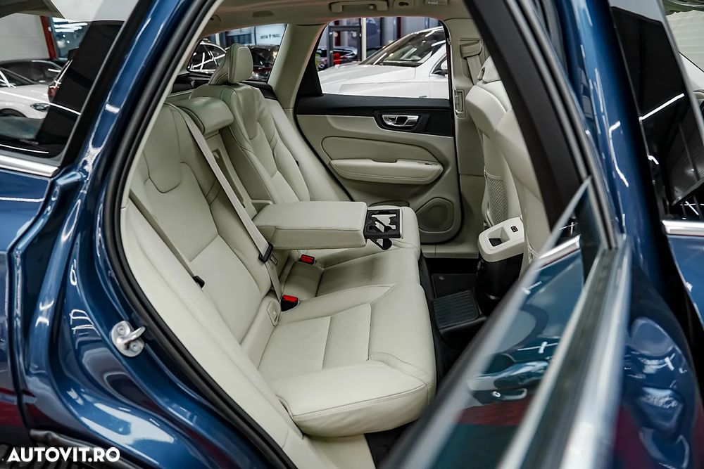 Volvo XC 60 Recharge T6 Twin Engine eAWD Inscription Expression - 12