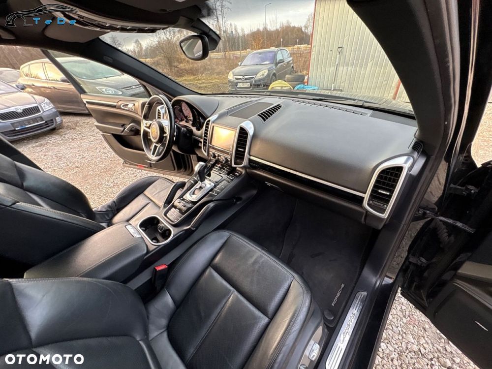 Porsche Cayenne Diesel Platinum Edition - 38