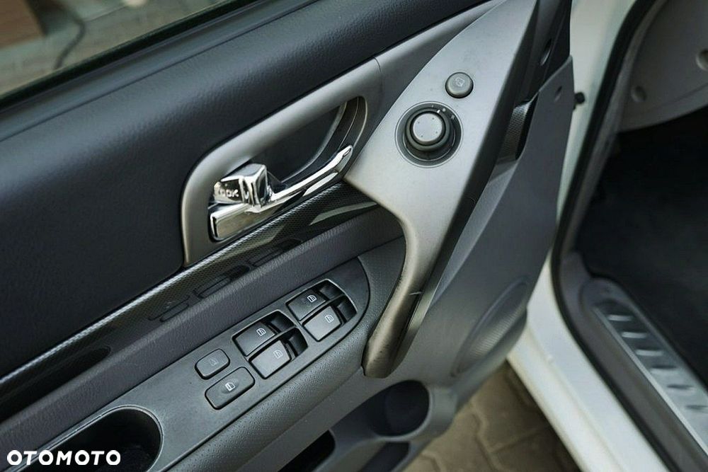 SsangYong/KGM Rodius - 15