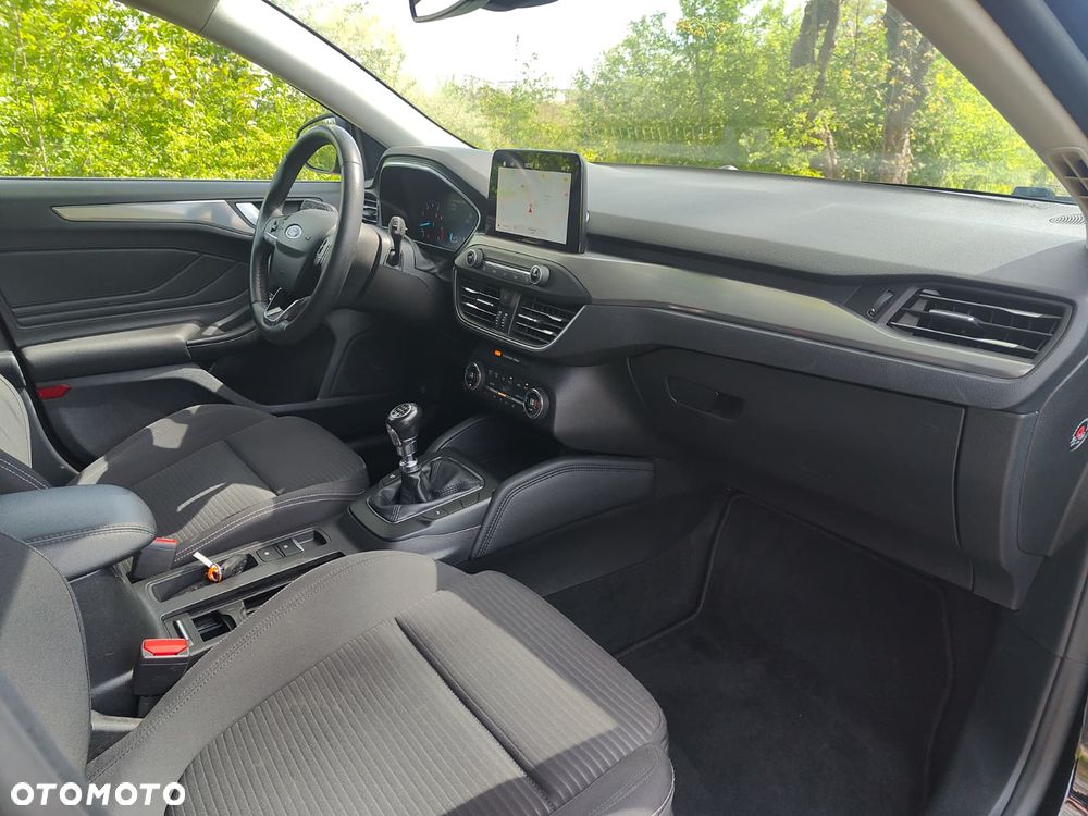 Ford Focus SW 1.0 EcoBoost Titanium - 29