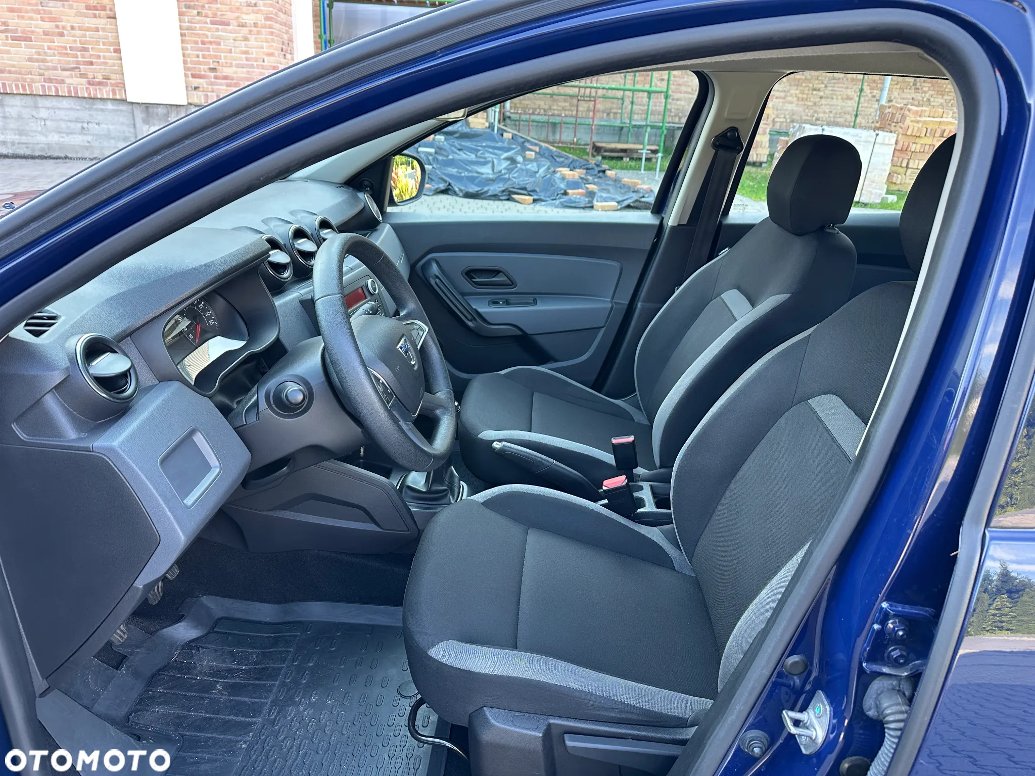 Dacia Duster 1.6 SCe Laureate S&S - 29