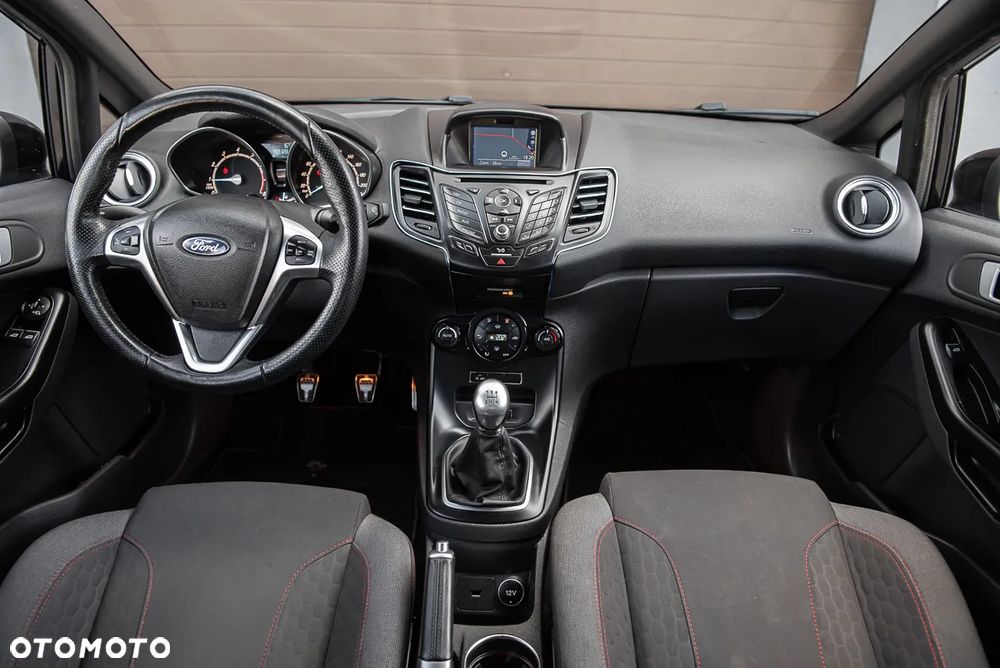 Ford Fiesta 1.0 EcoBoost STart-Stop ST-LINE - 28