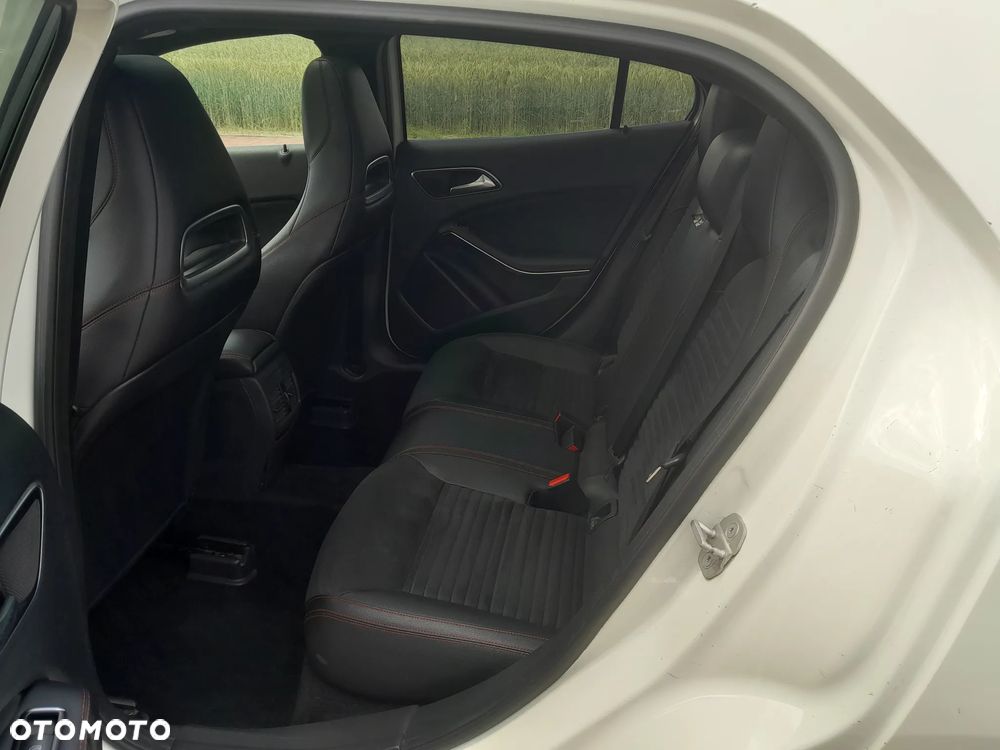 Mercedes-Benz GLA 200 (CDI) d 4-Matic - 17