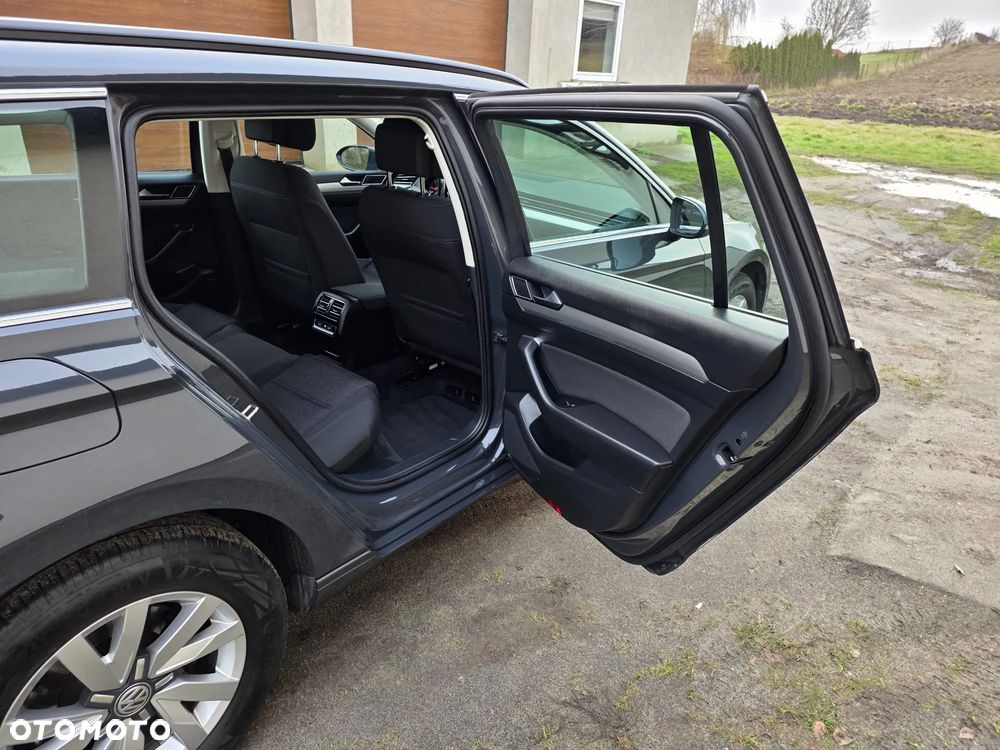 Volkswagen Passat Variant 2.0 TDI SCR DSG Comfortline - 12