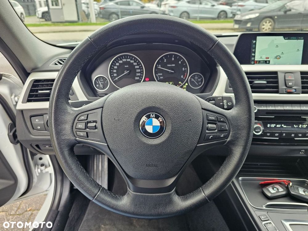 BMW Seria 3 - 26