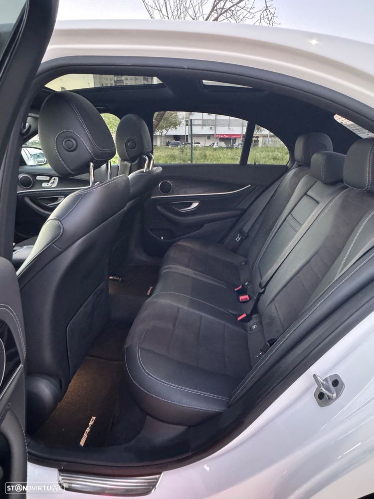 Mercedes-Benz E 300 e AMG Line - 14