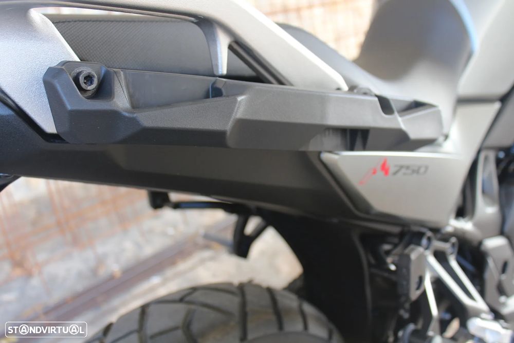 Honda Transalp RD16 (2023) - 9