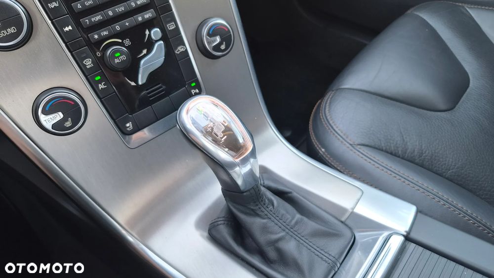 Volvo XC 60 D4 Geartronic Momentum - 18
