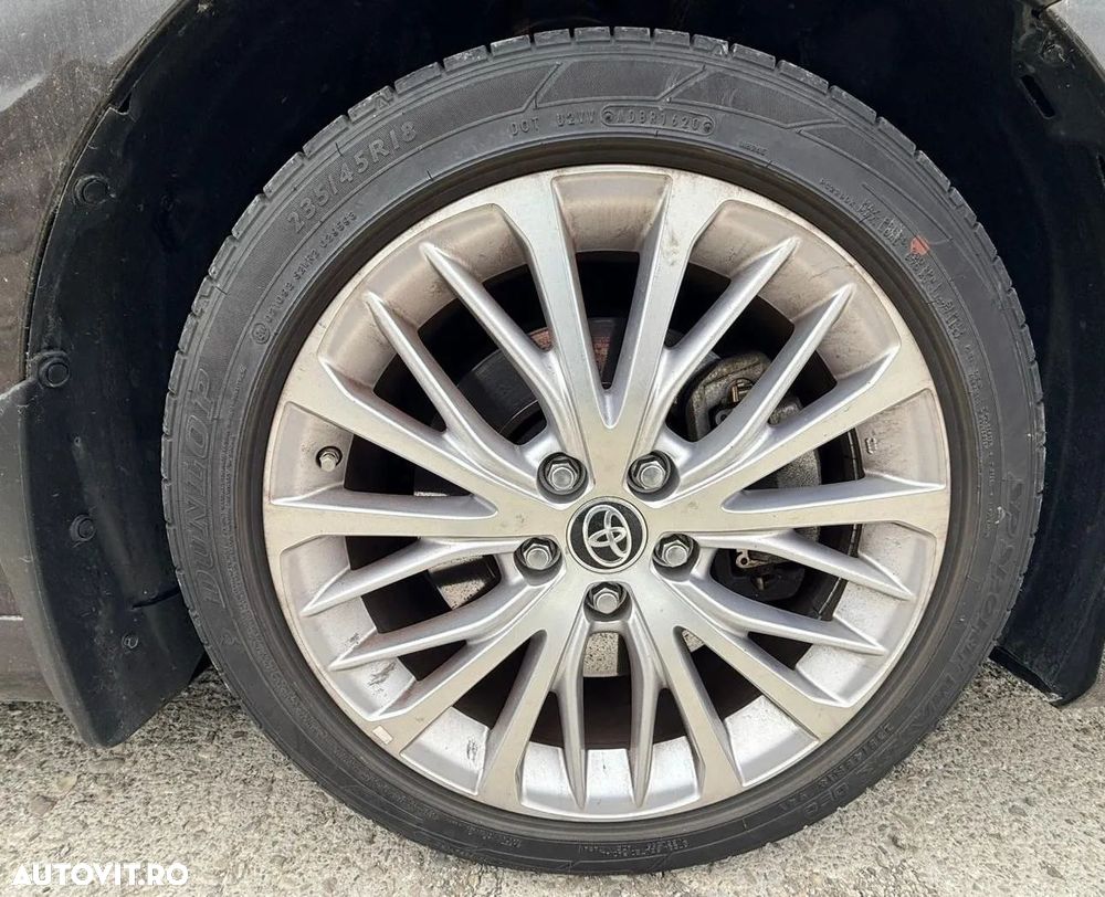 Toyota Camry 2.5 Dynamic - 17