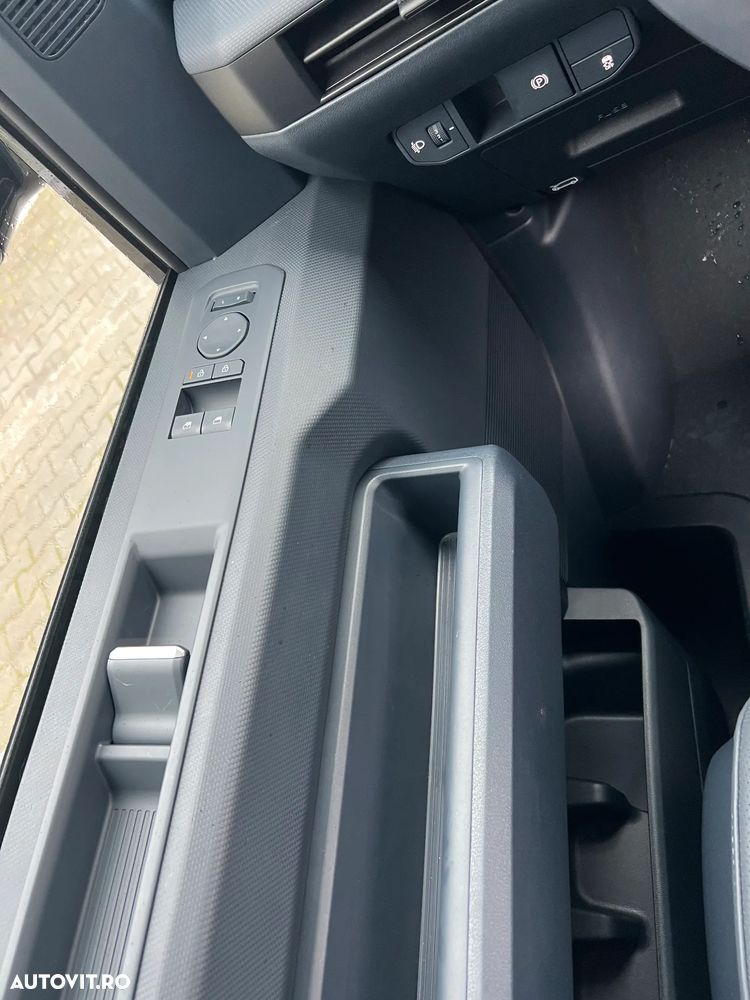 Kia PV5 Passenger - 19