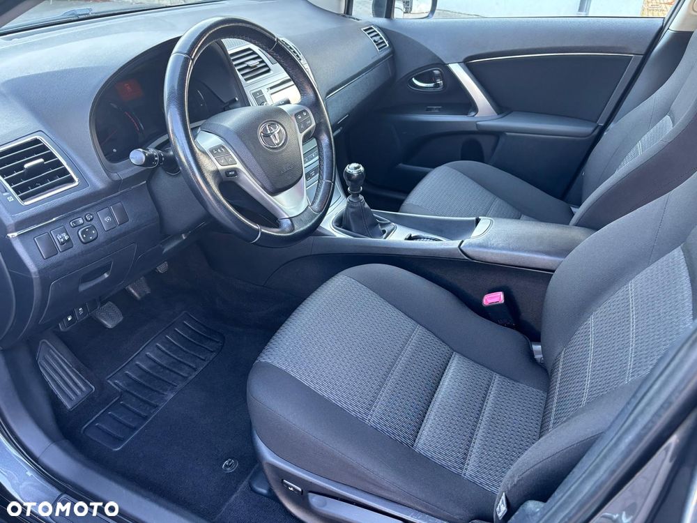 Toyota Avensis 2.0 D-4D Luna - 19