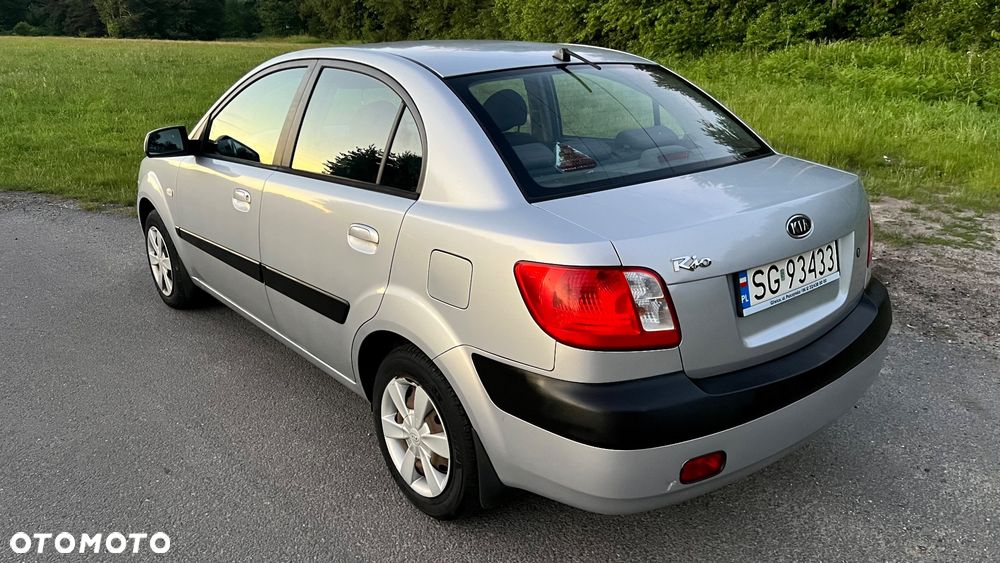 Kia Rio 1.4 Family + - 6