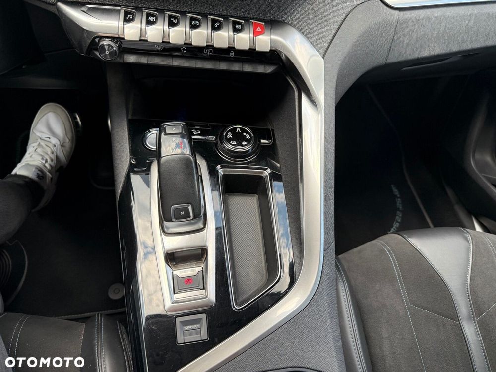 Peugeot 3008 1.2 PureTech Allure S&S EAT6 - 21