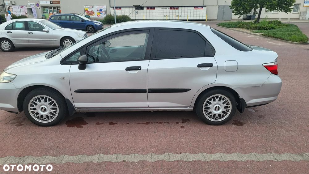 Honda City 1.4 Comfort - 12