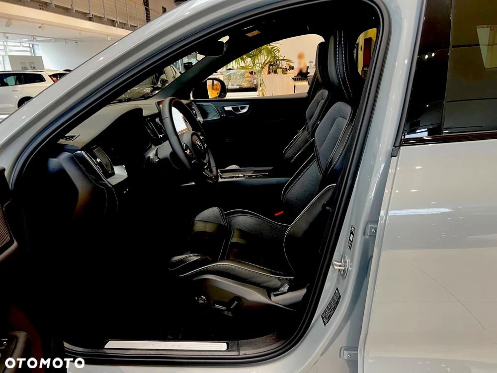 Volvo XC 60 T8 Plug-In Hybrid AWD Ultimate Black Edition - 18