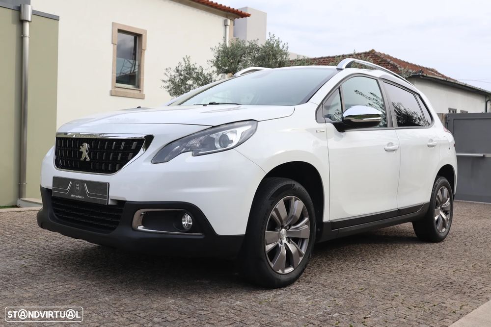 Peugeot 2008 1.2 PureTech Style - 1