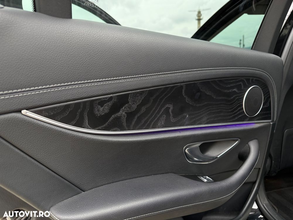 Mercedes-Benz E 220 d 4Matic T 9G-TRONIC Avantgarde - 23