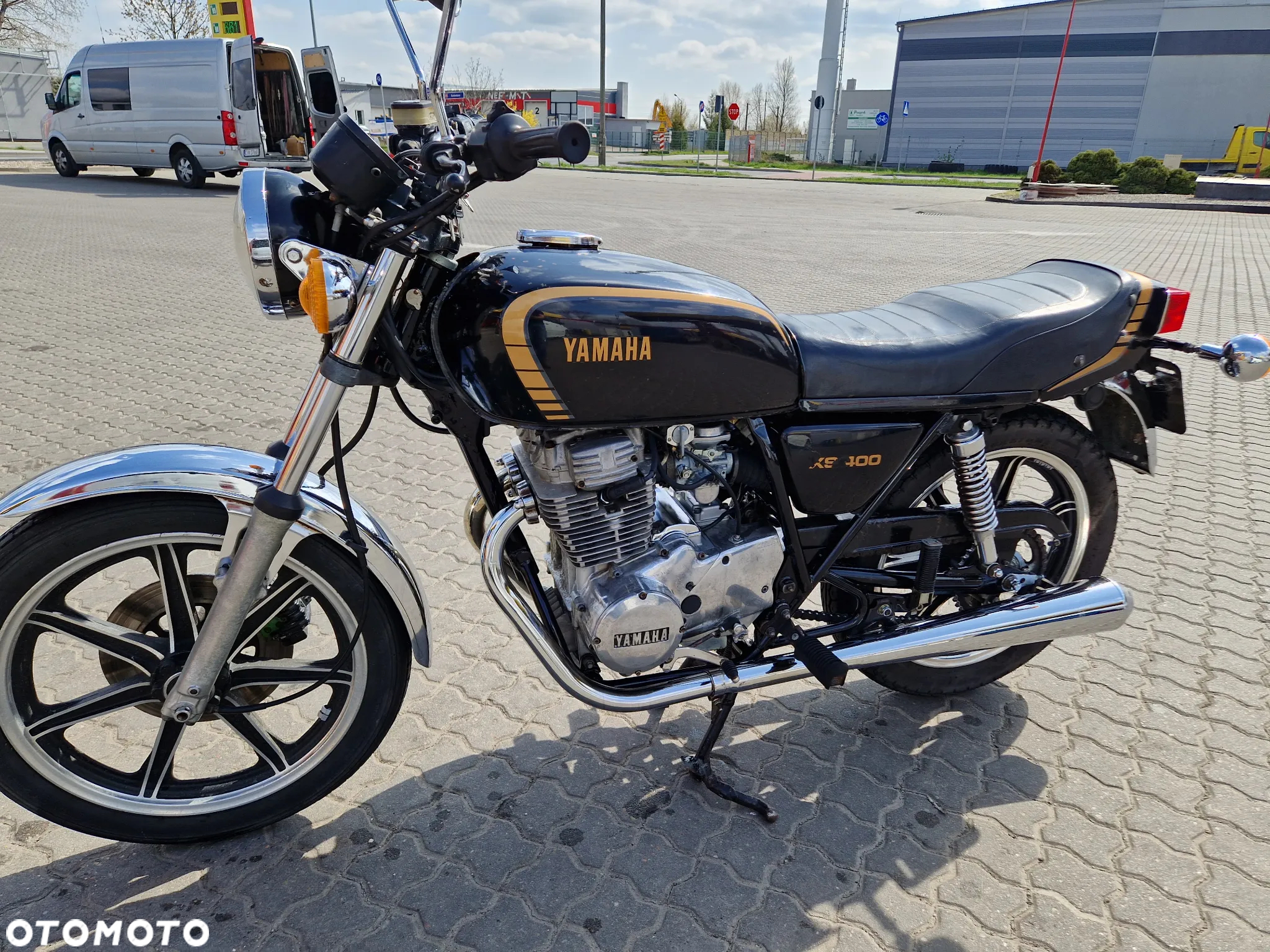 Yamaha XS - 12
