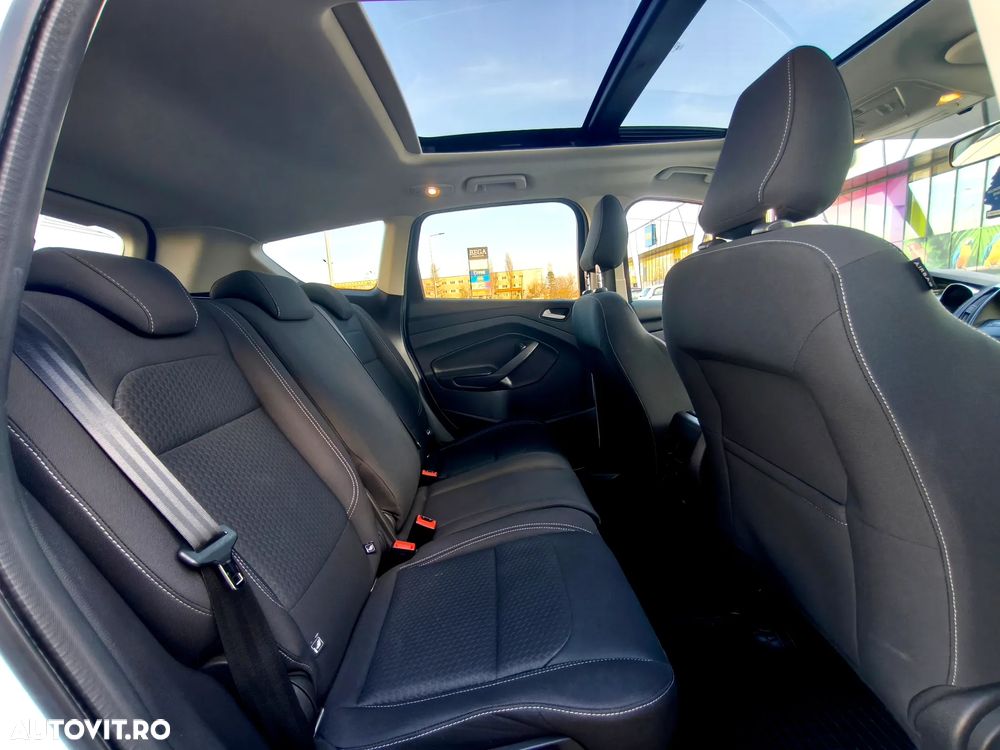 Ford Kuga 1.5 TDCi 2x4 Aut. Titanium - 12