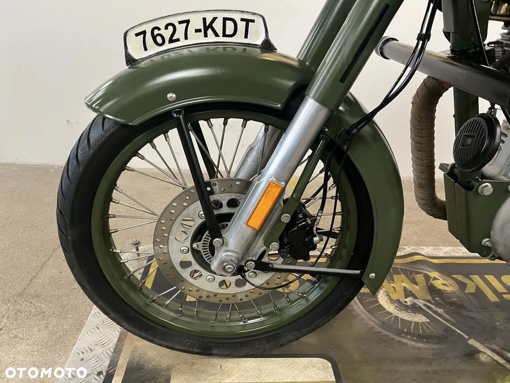 Royal Enfield Classic - 23