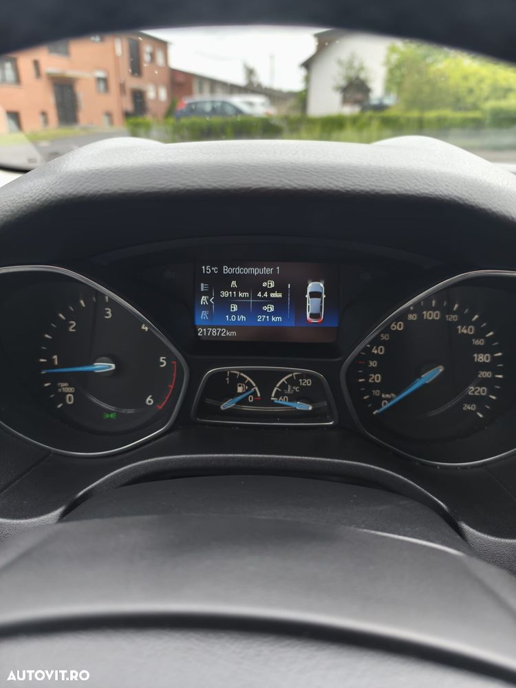Ford Focus - 8