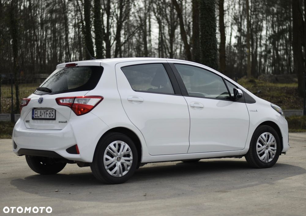 Toyota Yaris Hybrid 100 Premium EU6 - 15