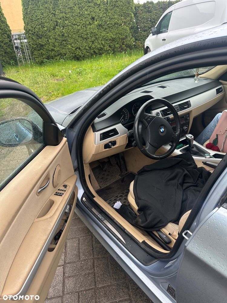 BMW Seria 3 318i - 2