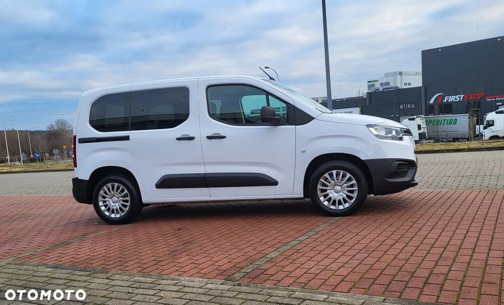 Toyota Proace City Verso 1.2 Turbo L1 Combi - 4