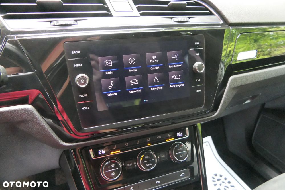 Volkswagen Touran - 27