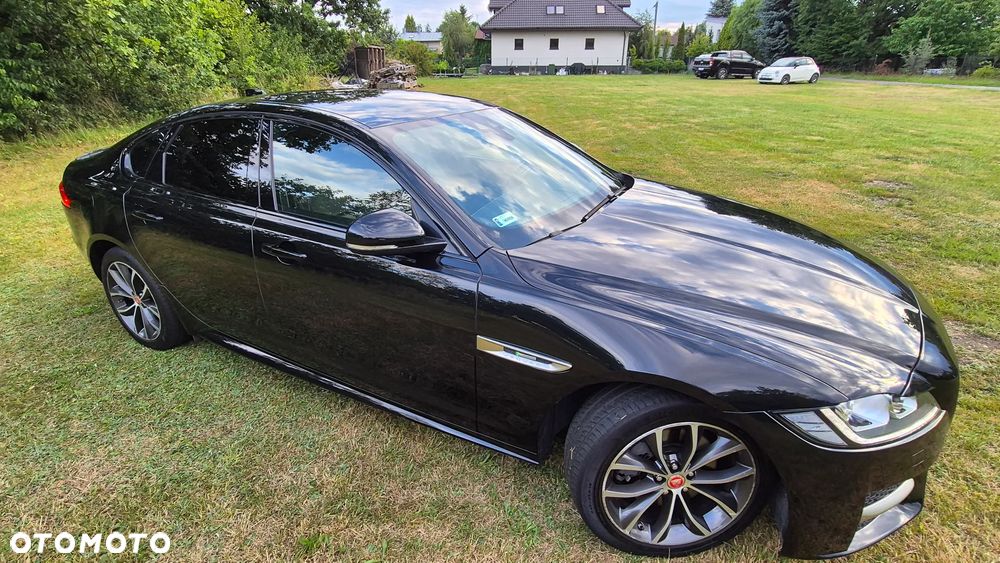 Jaguar XF 2.0 i4D R-Sport - 14
