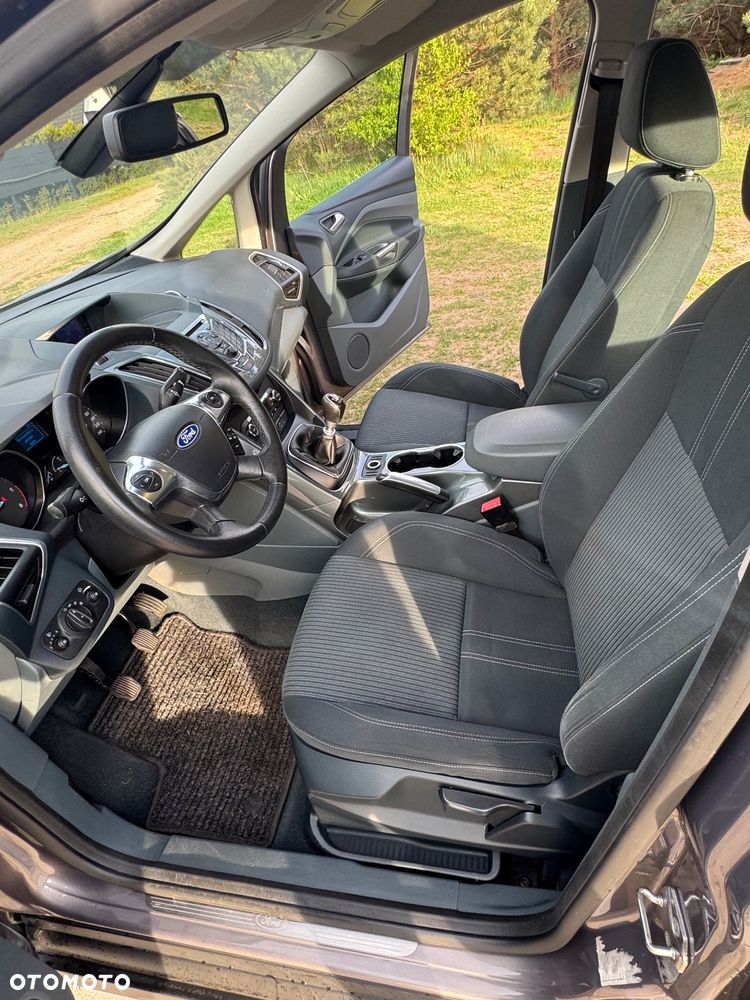 Ford Grand C-MAX - 13