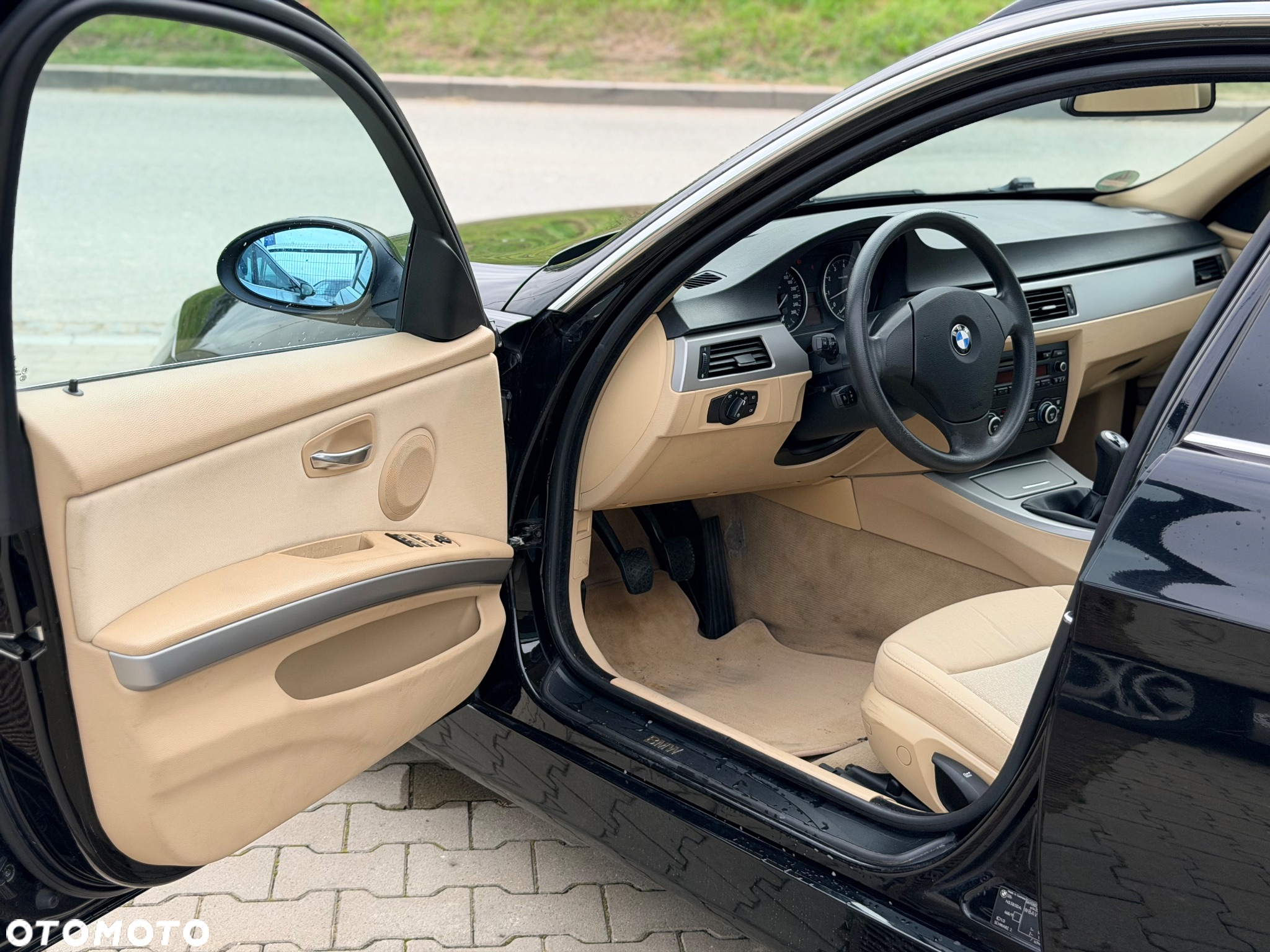 BMW Seria 3 325i - 30