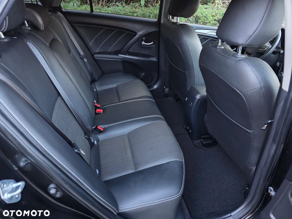 Toyota Avensis 1.8 Prestige - 23