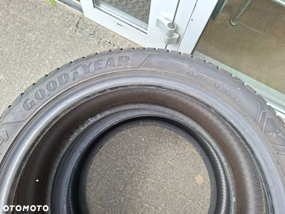 235/45R19 99V Goodyear Ultragrip performance + opona pojedyncza zimowa - 4